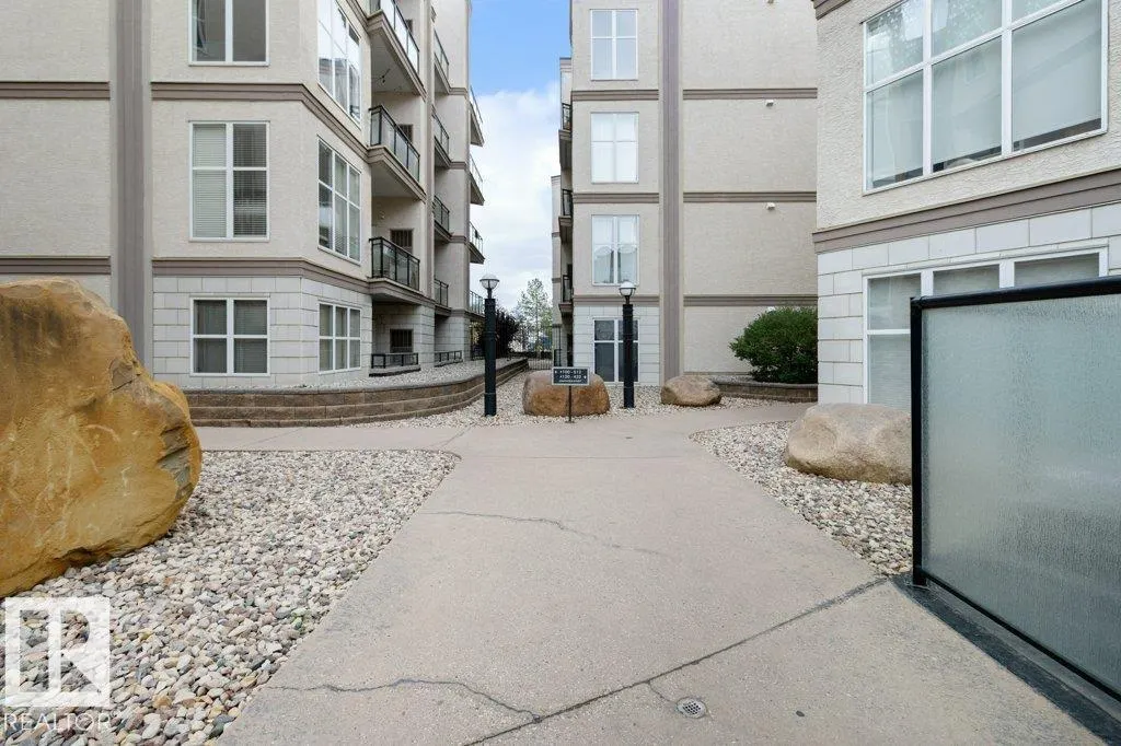 #200 4835 104A ST NW NW