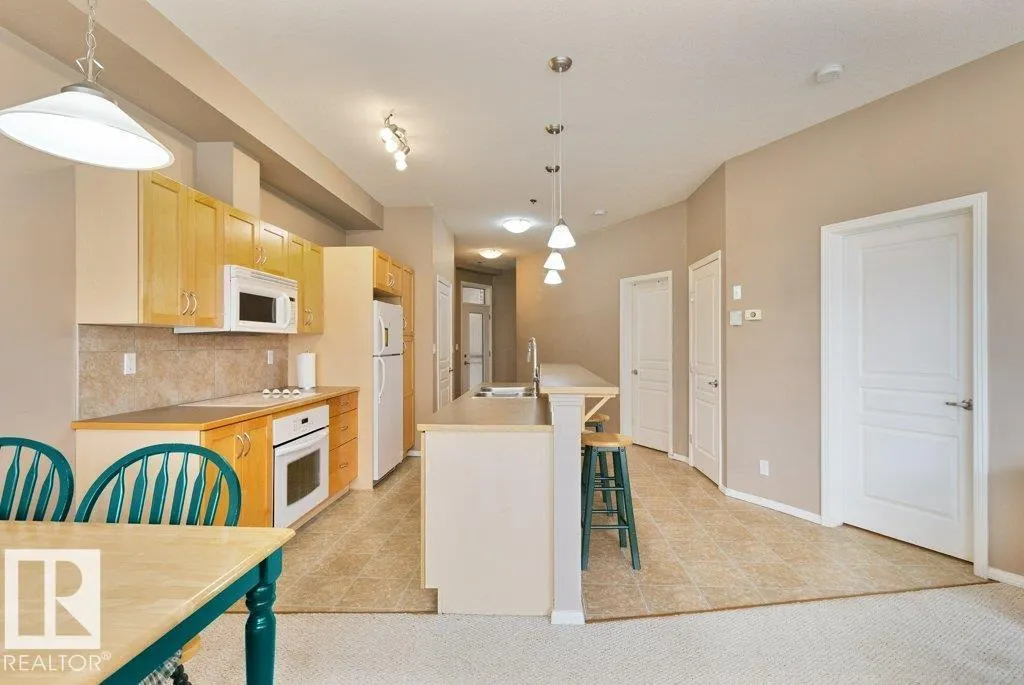 #200 4835 104A ST NW NW