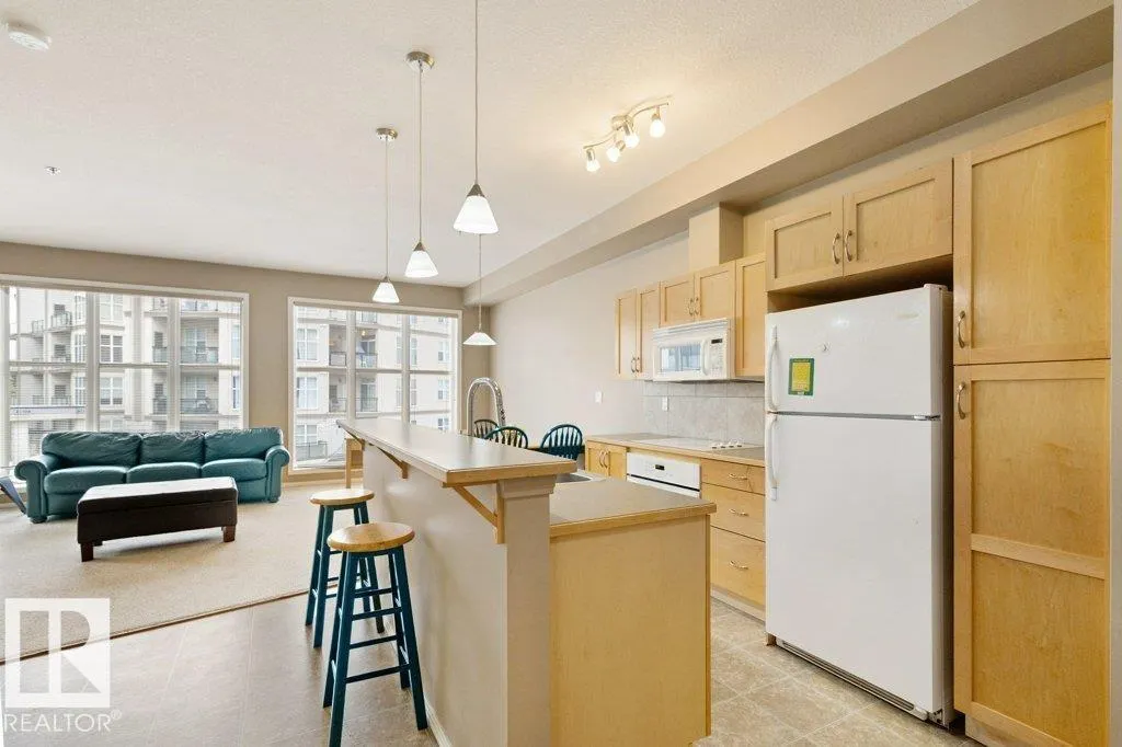 #200 4835 104A ST NW NW