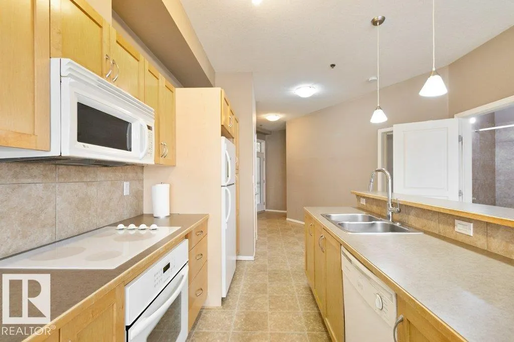 #200 4835 104A ST NW NW