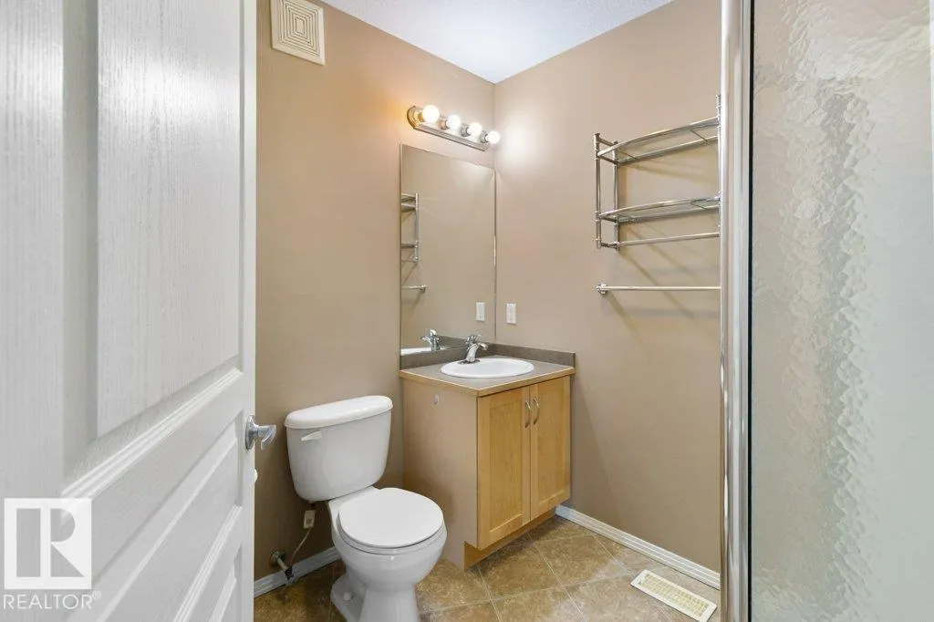 #200 4835 104A ST NW NW