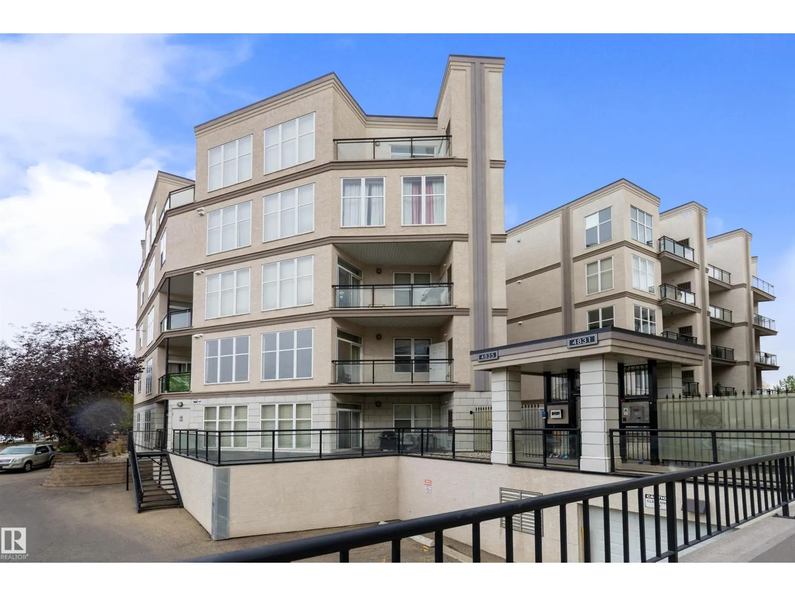 #200 4835 104A ST NW NW