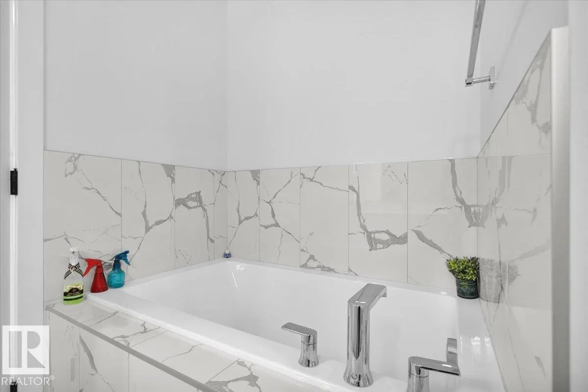 9537 CARSON BEND BN SW