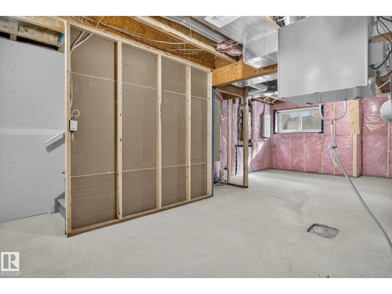 #35 2710 66 ST SW