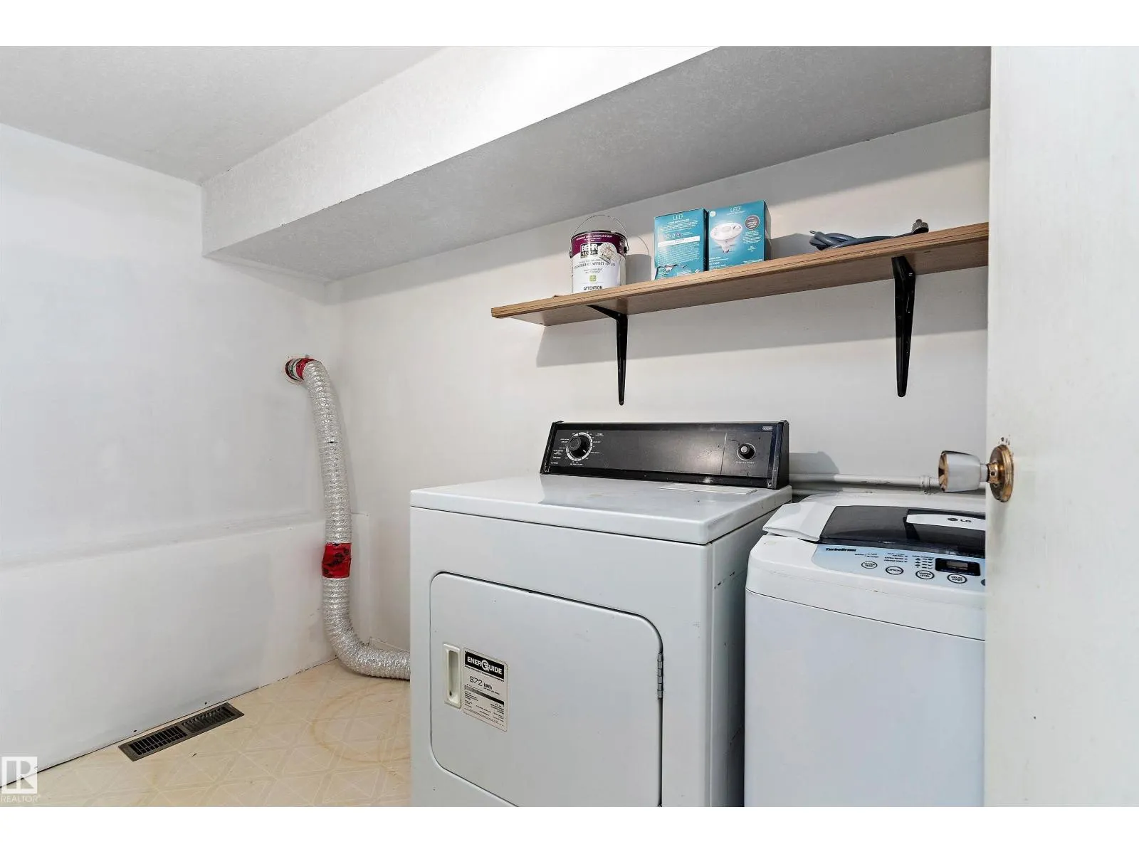 #105 32 ALPINE PL