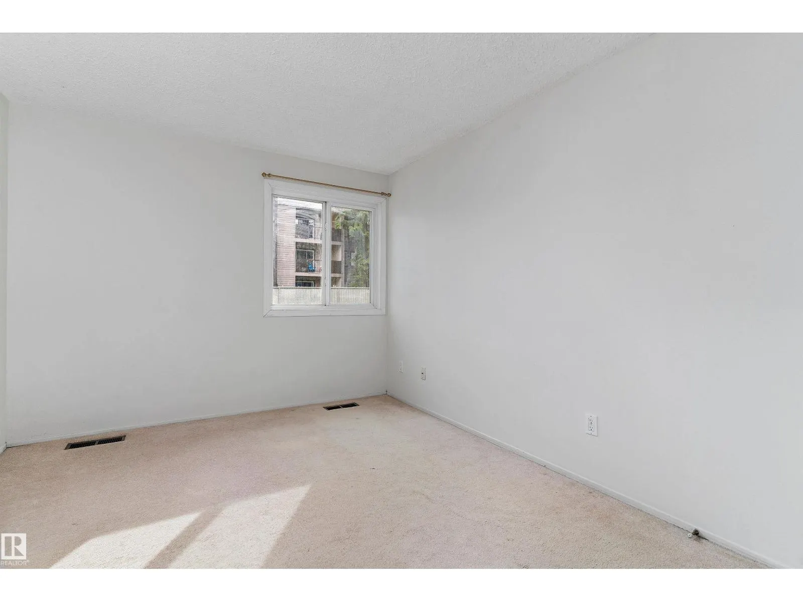 #105 32 ALPINE PL
