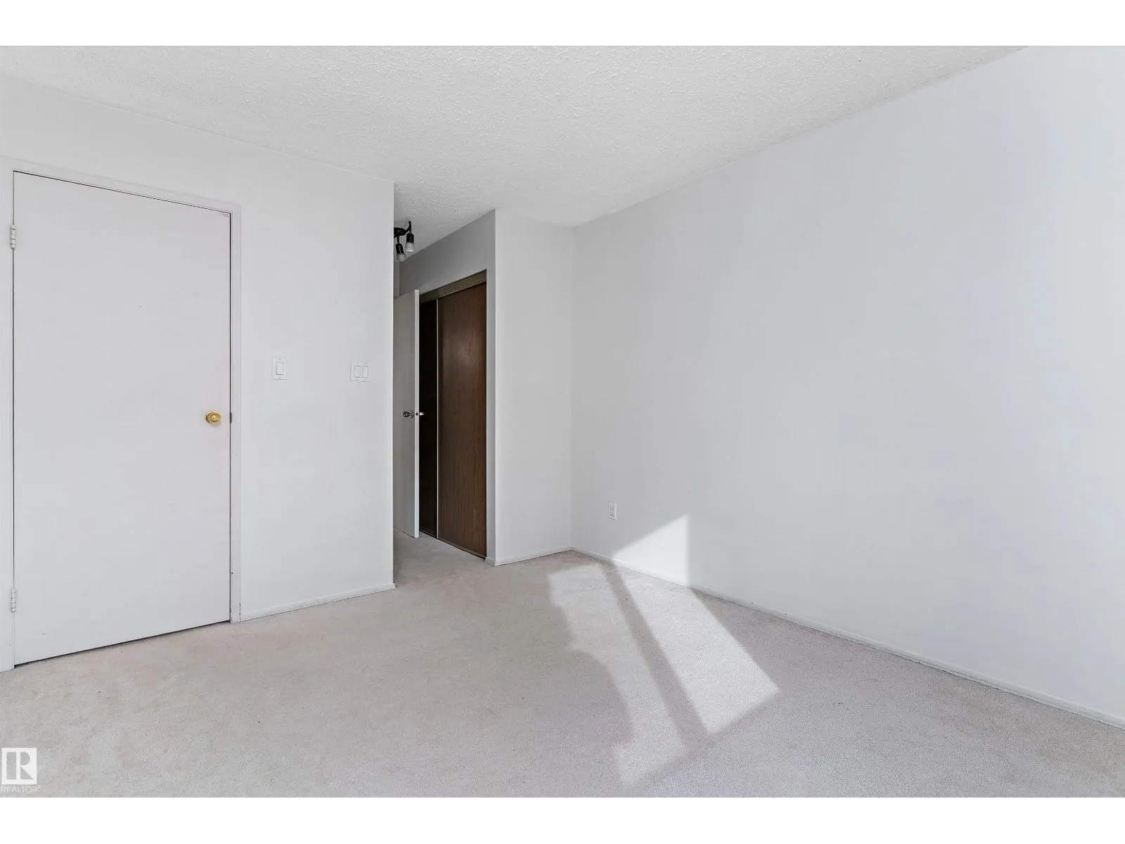 #105 32 ALPINE PL