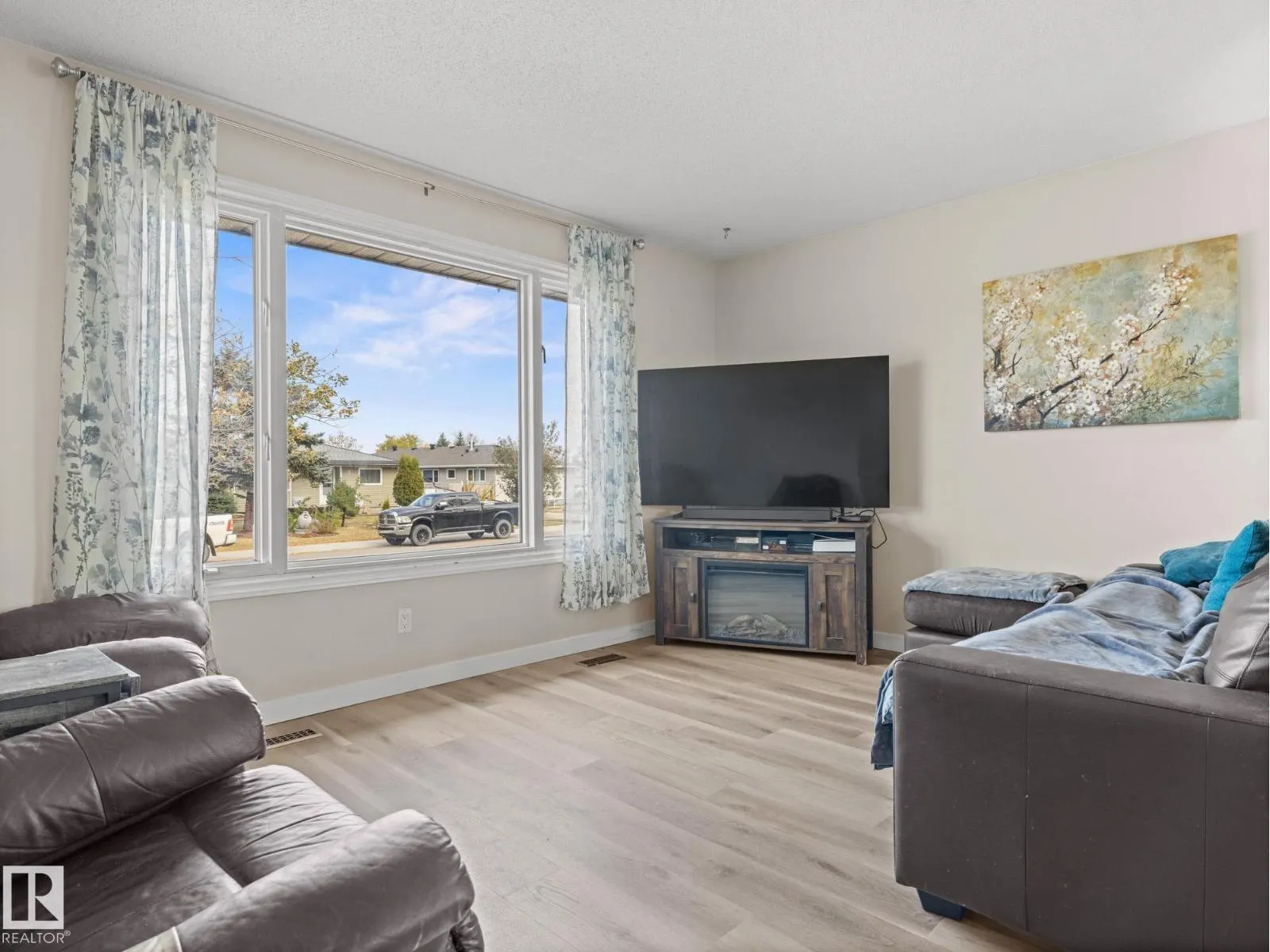 57 NOOTKA RD