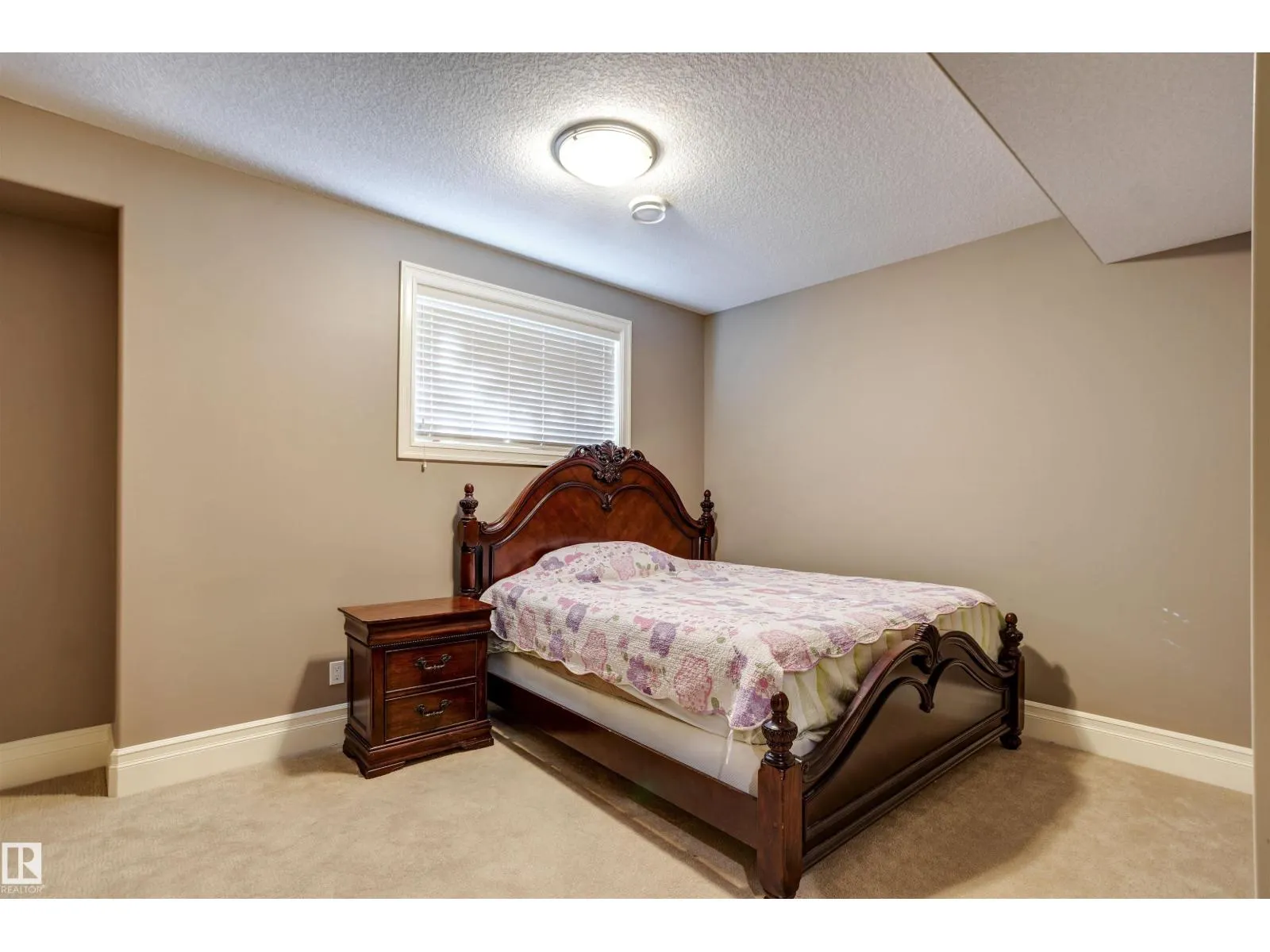 2807 WHEATON DR NW