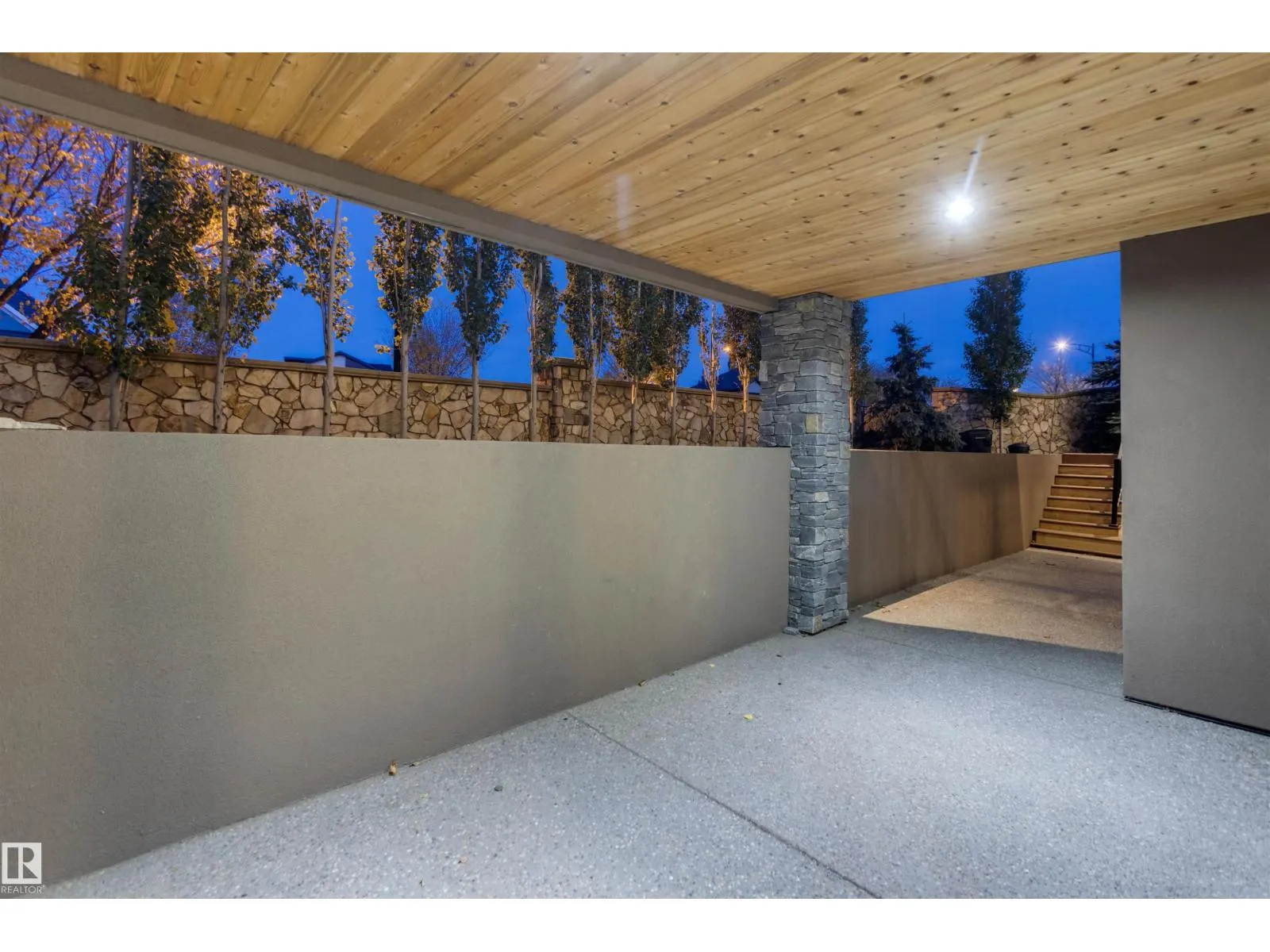 2807 WHEATON DR NW