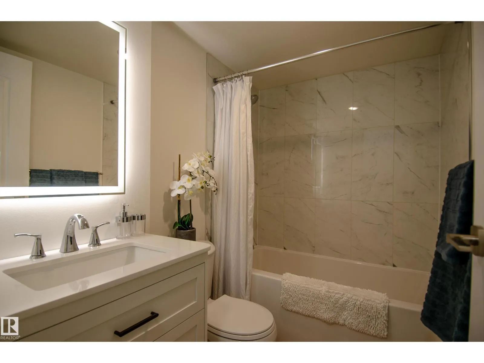#1403 9725 106 ST NW