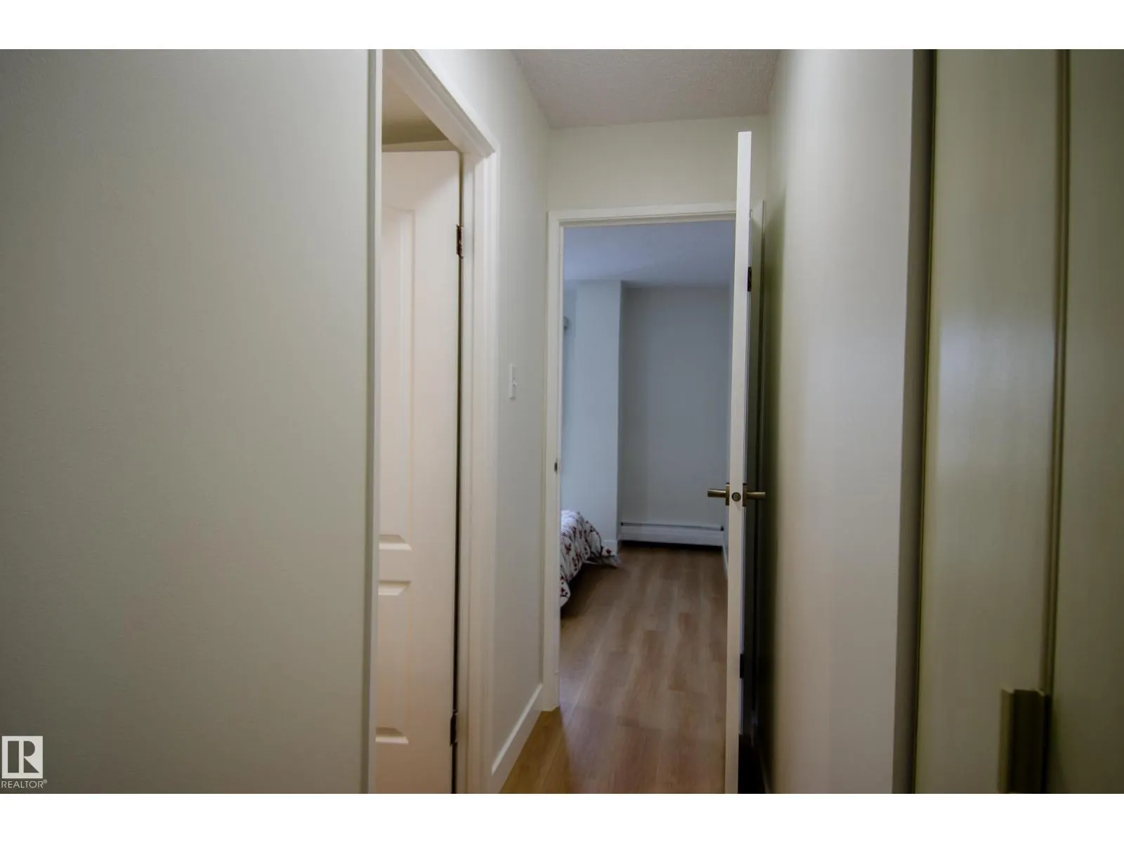 #1403 9725 106 ST NW