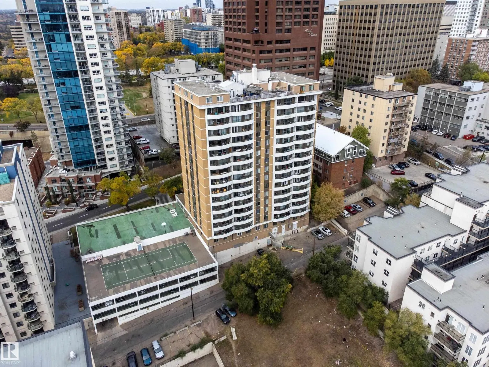 #1403 9725 106 ST NW