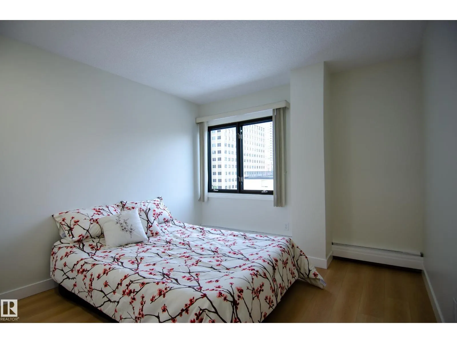 #1403 9725 106 ST NW