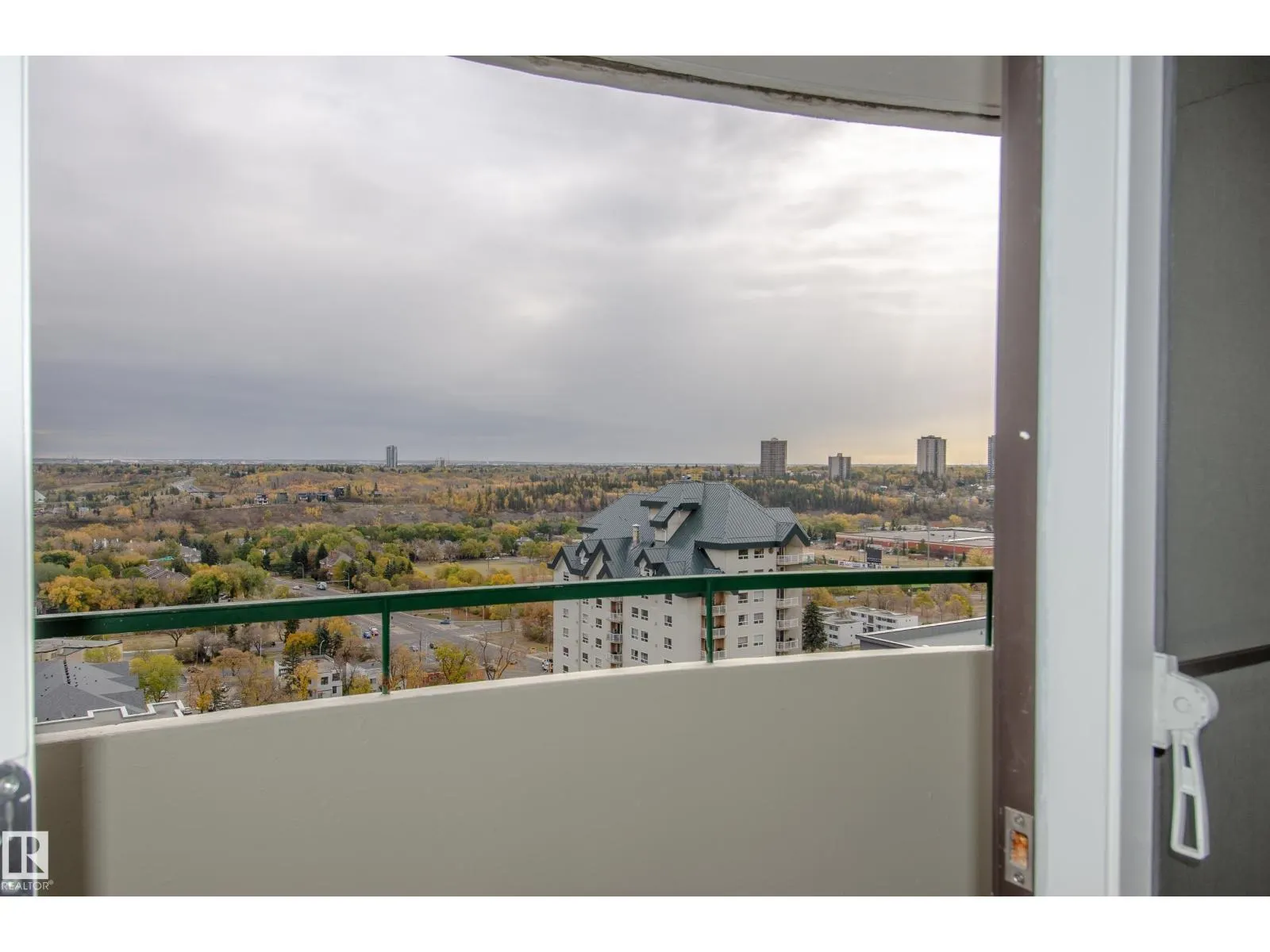 #1403 9725 106 ST NW
