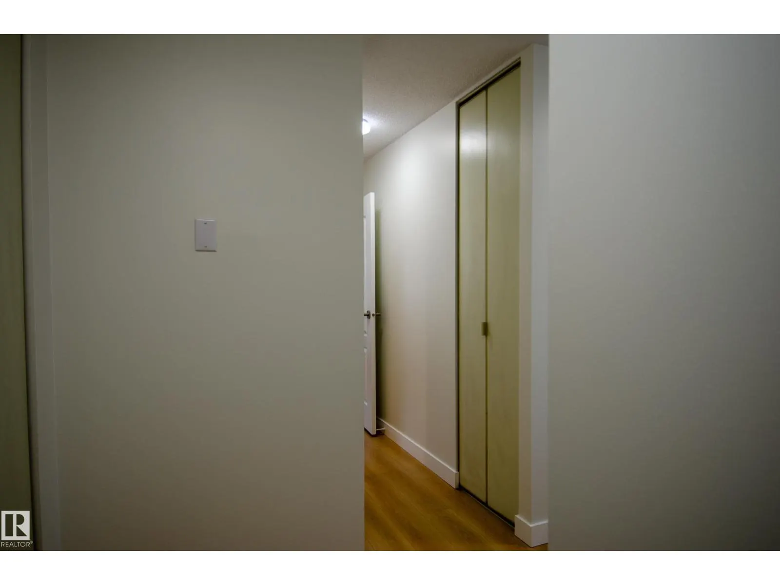 #1403 9725 106 ST NW