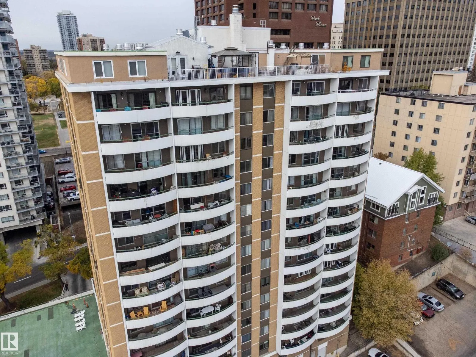 #1403 9725 106 ST NW