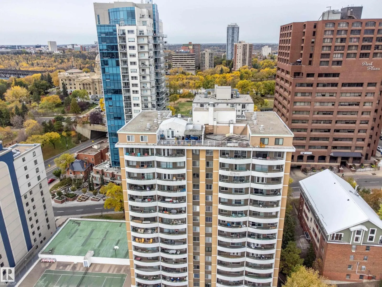 #1403 9725 106 ST NW