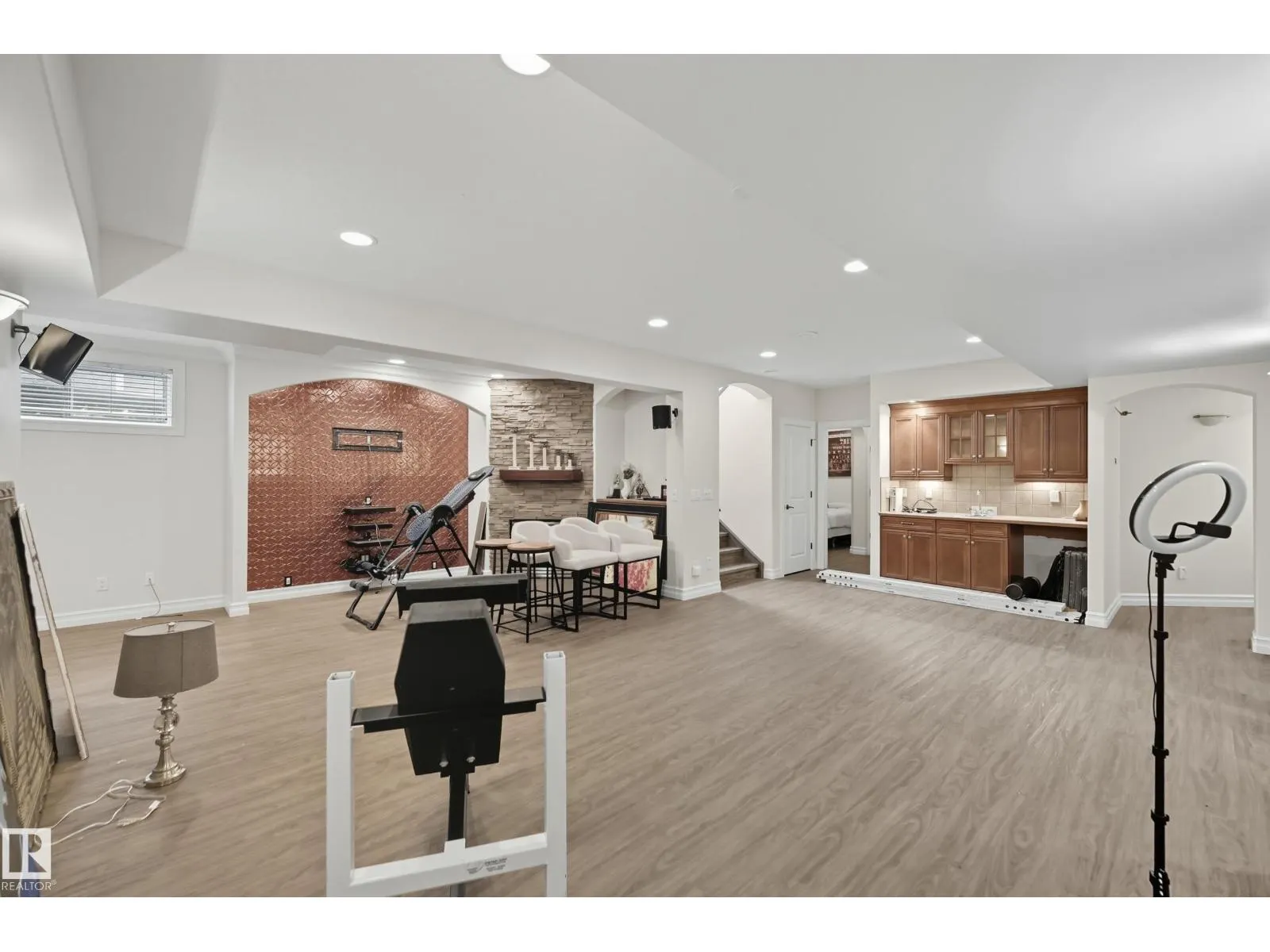 16412 73 ST NW