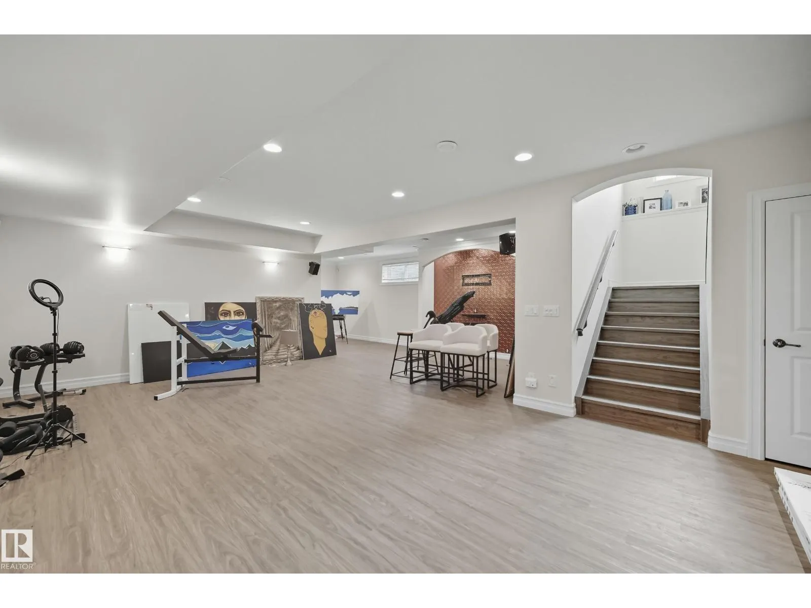 16412 73 ST NW