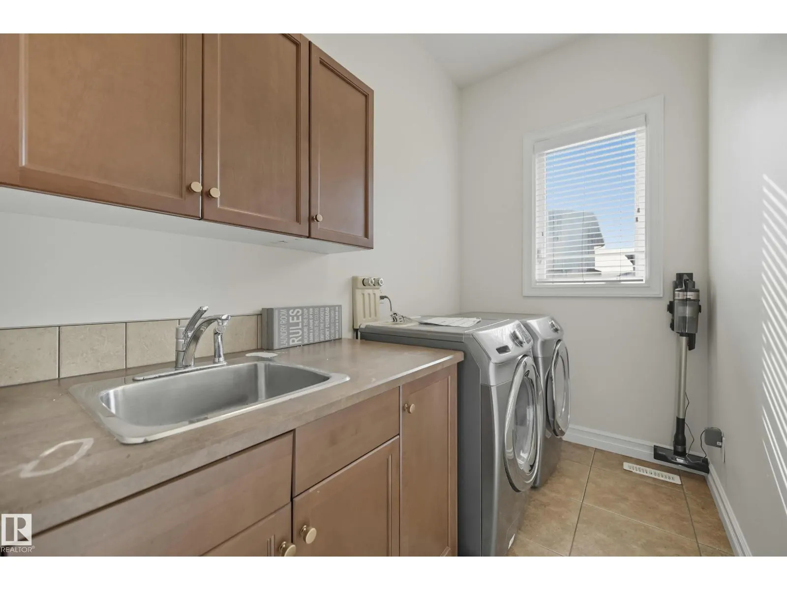 16412 73 ST NW