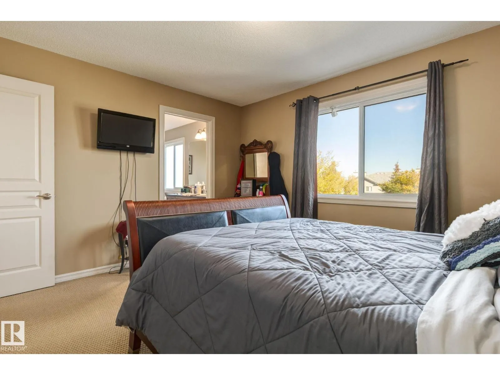 182 WELLINGTON PL