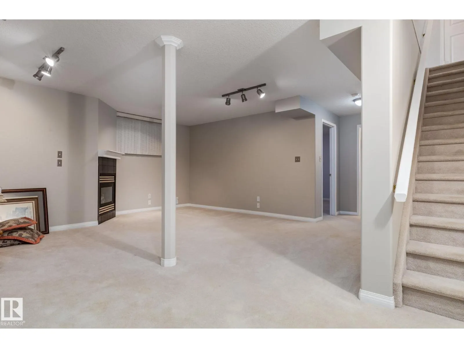 #22 201 BOTHWELL DR