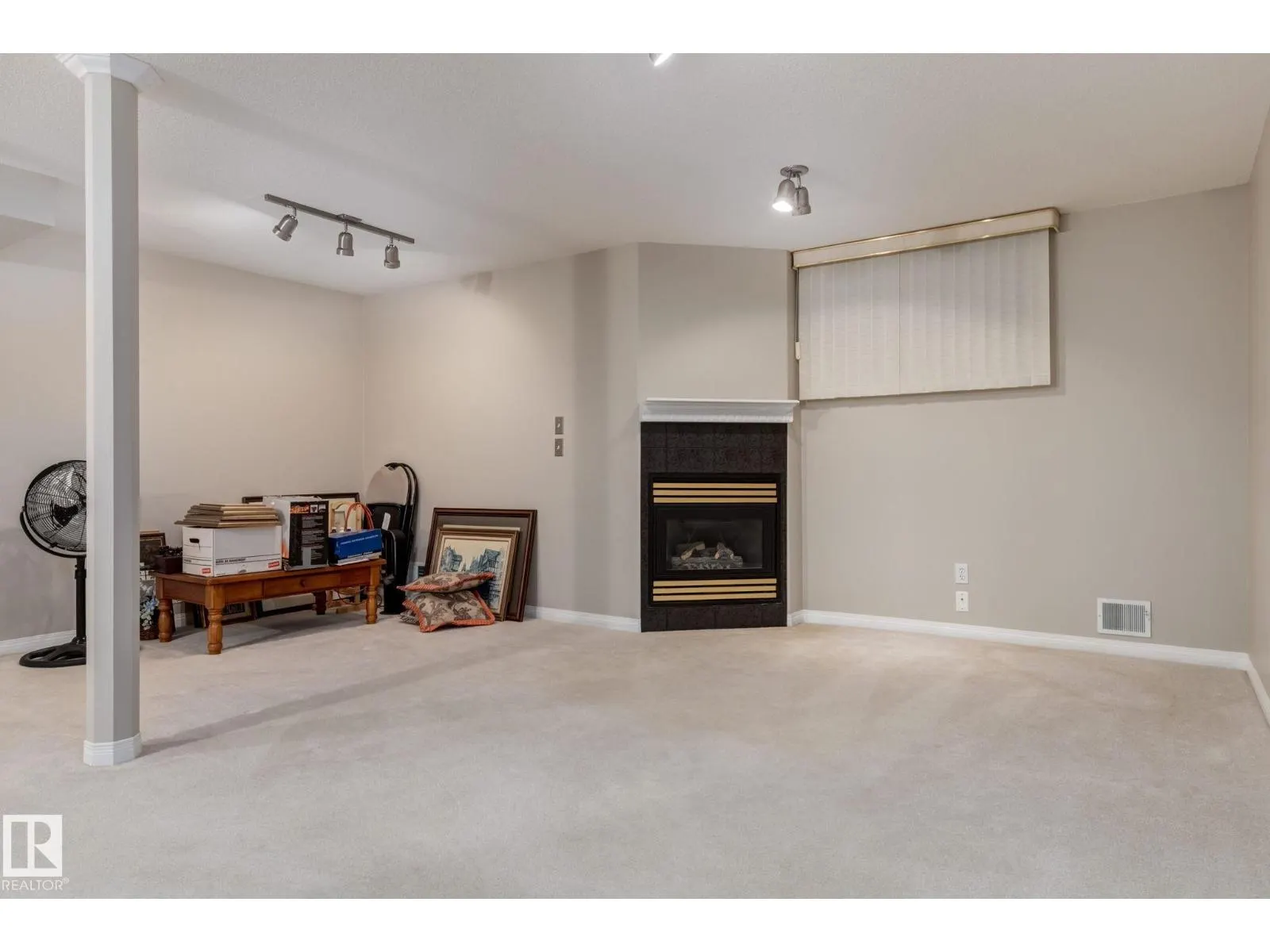 #22 201 BOTHWELL DR