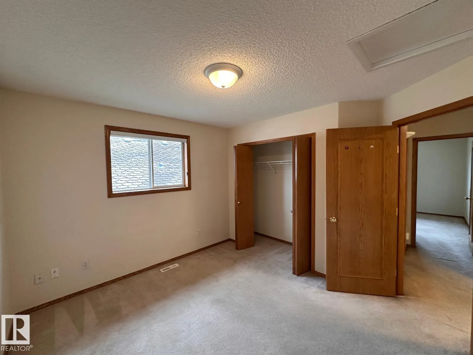 2331 37B AV NW