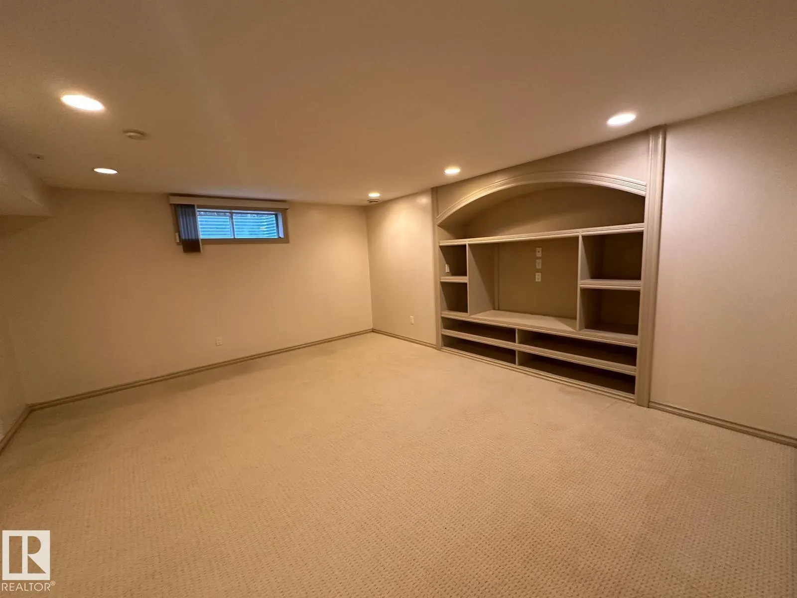 2331 37B AV NW