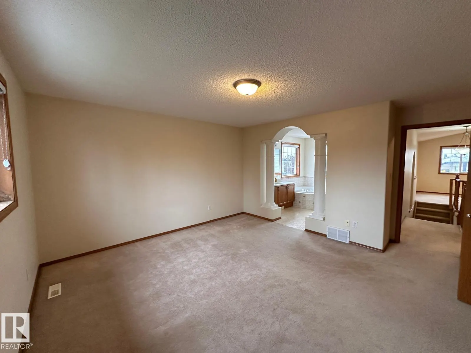 2331 37B AV NW