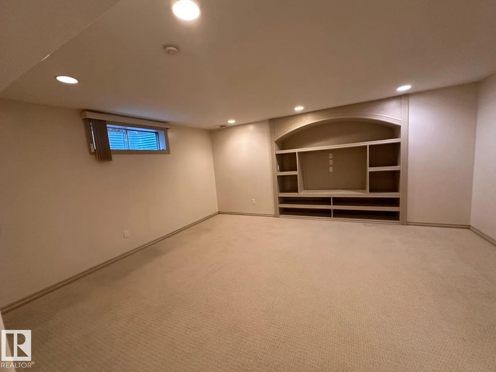 2331 37B AV NW