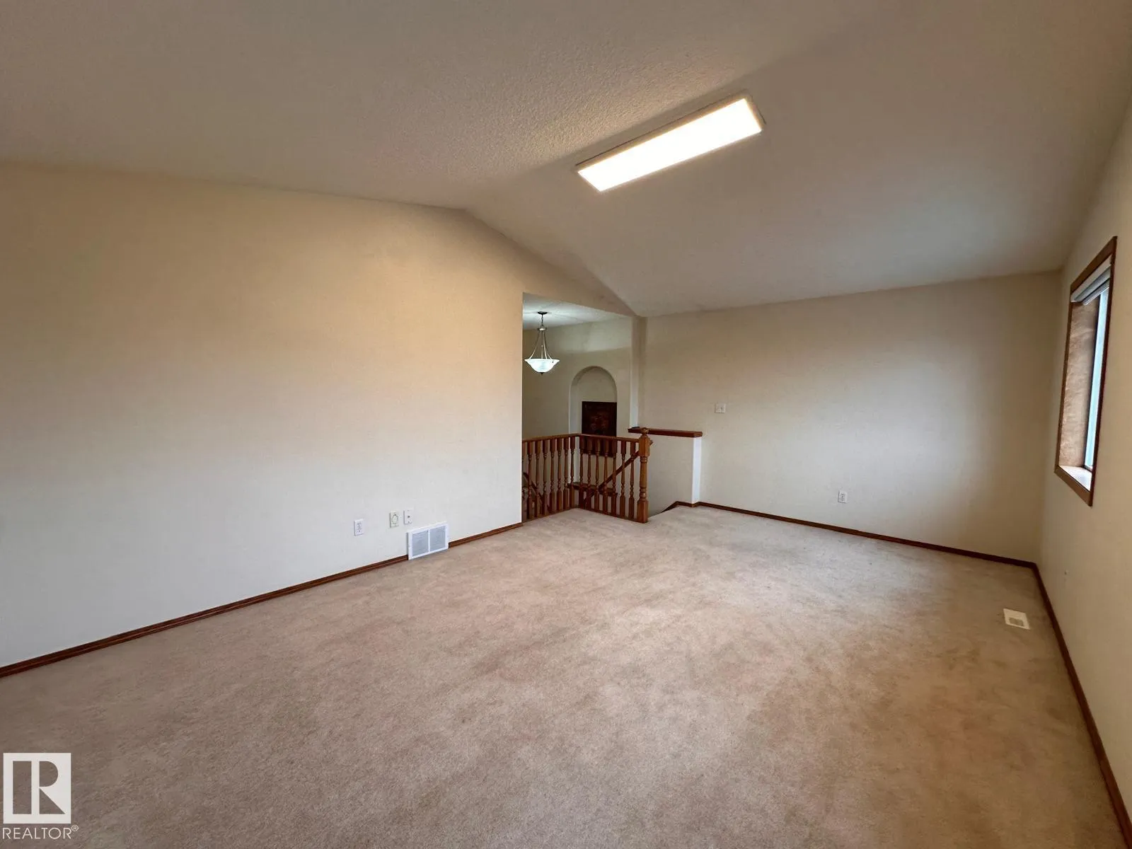 2331 37B AV NW