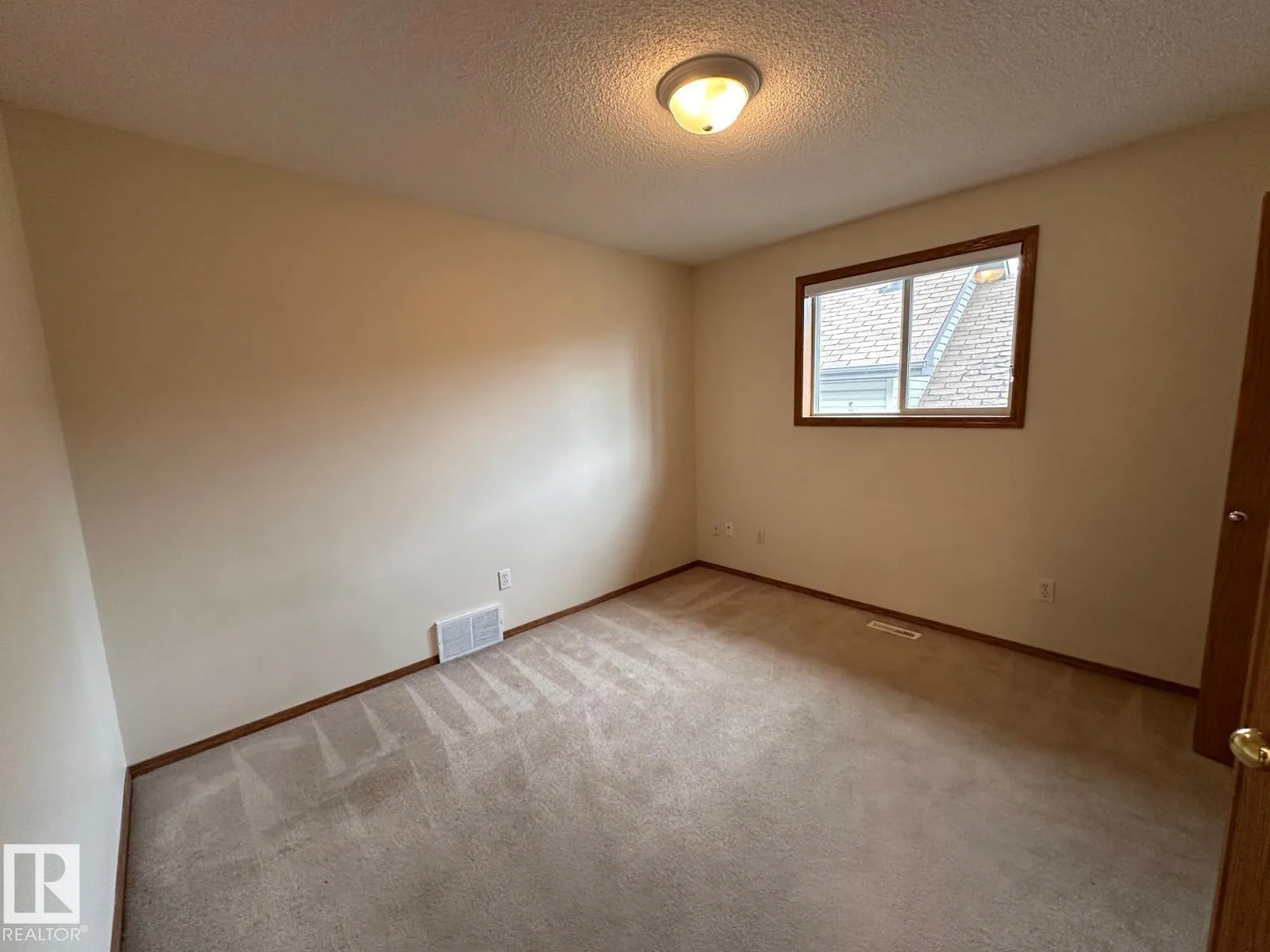 2331 37B AV NW