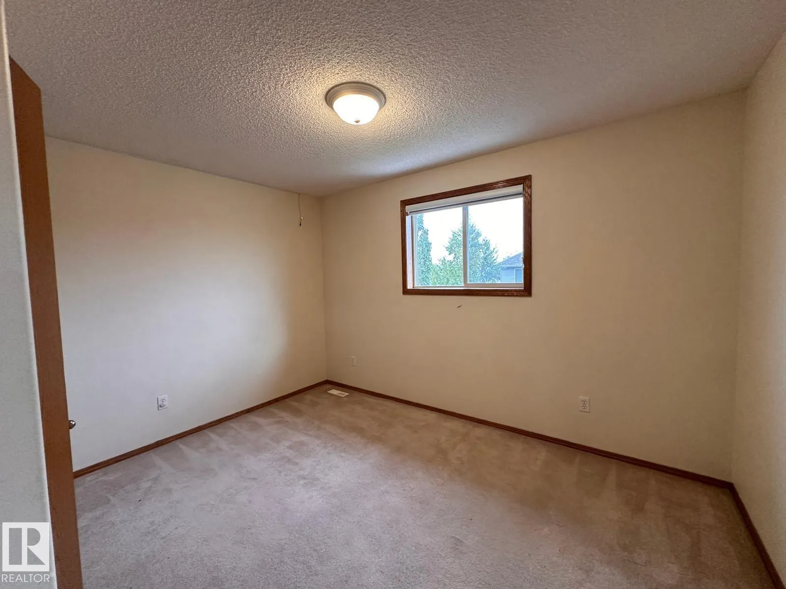 2331 37B AV NW