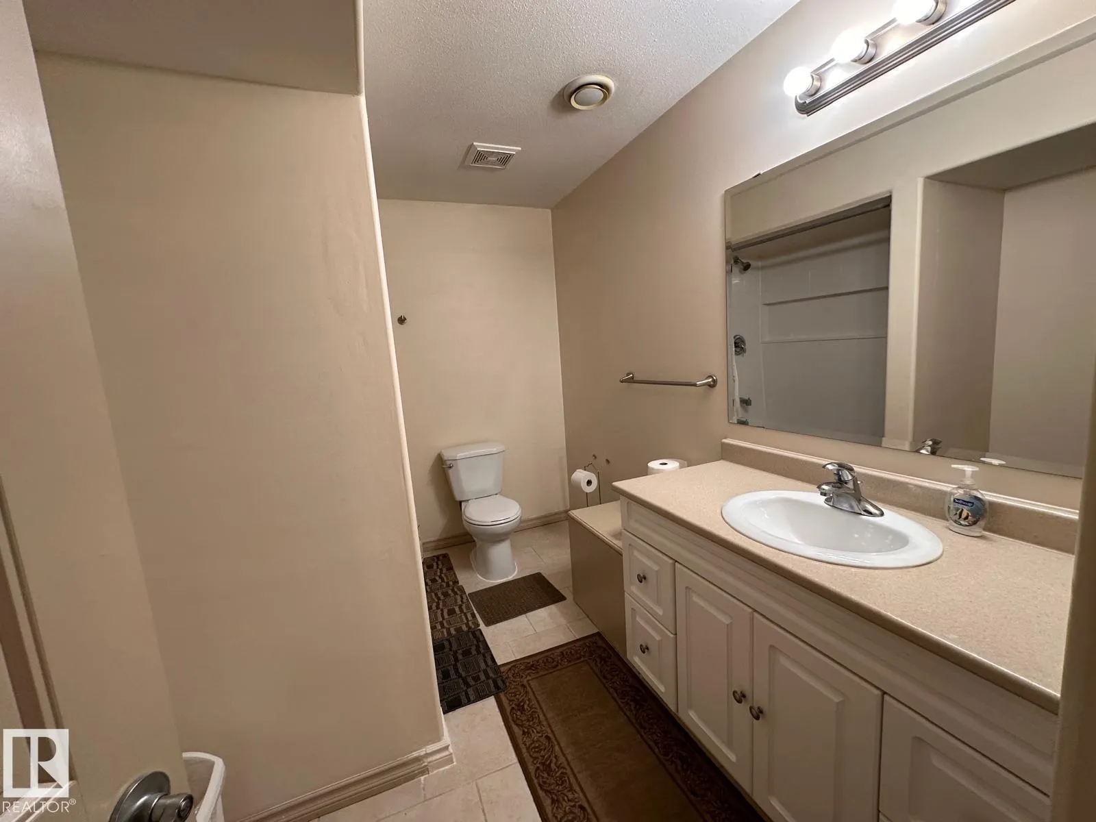 2331 37B AV NW