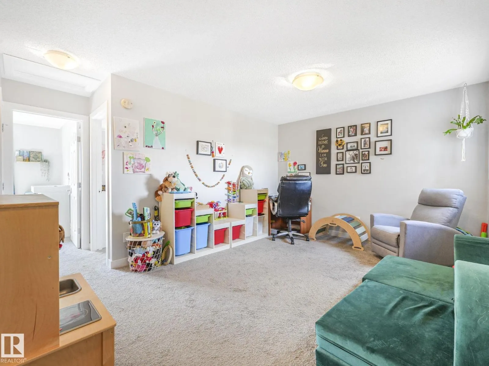 22119 87 AV NW