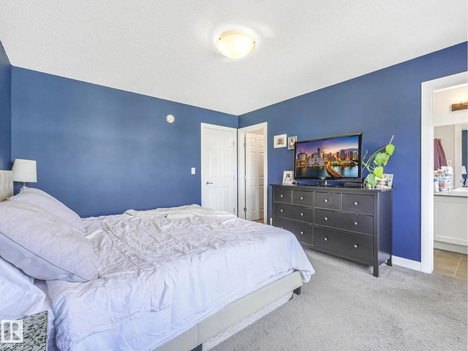 22119 87 AV NW