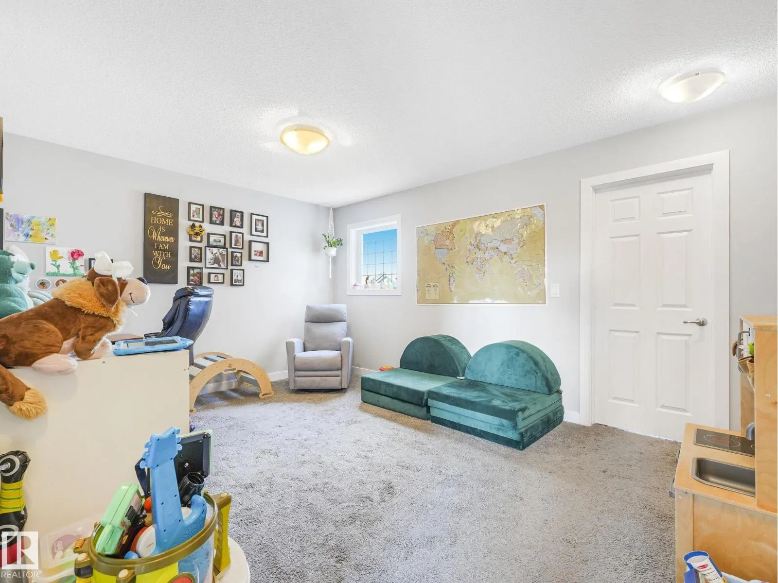 22119 87 AV NW