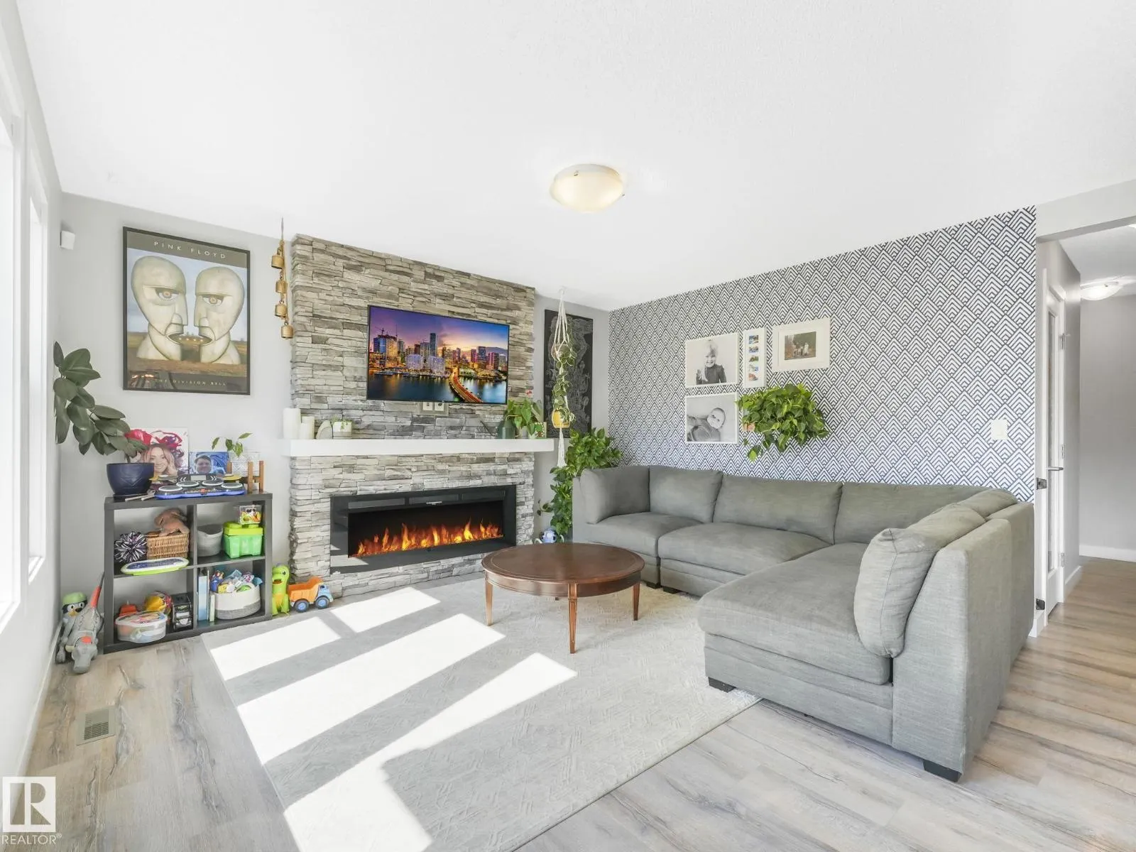 22119 87 AV NW