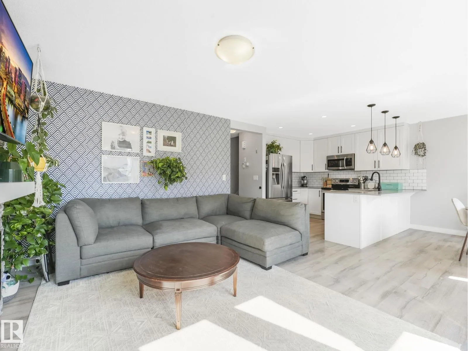22119 87 AV NW