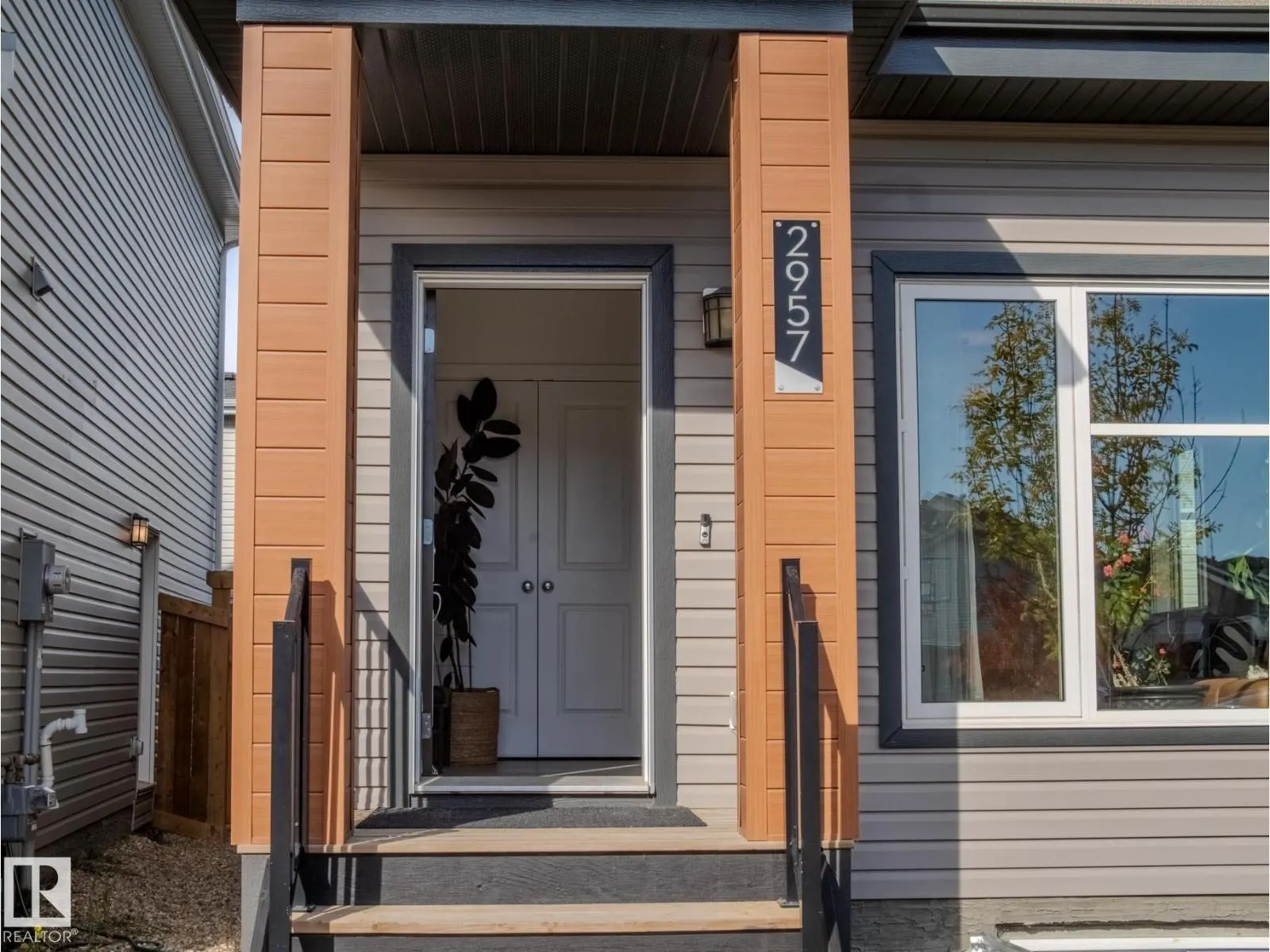 2957 COUGHLAN GREEN GR SW