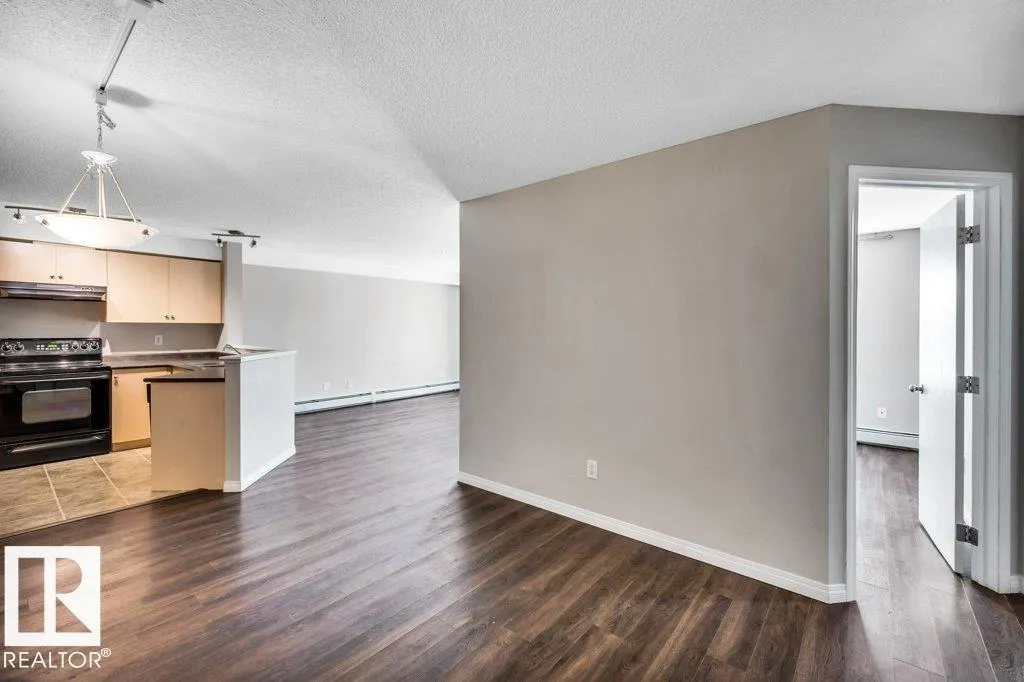 #2314 11214 80 ST NW