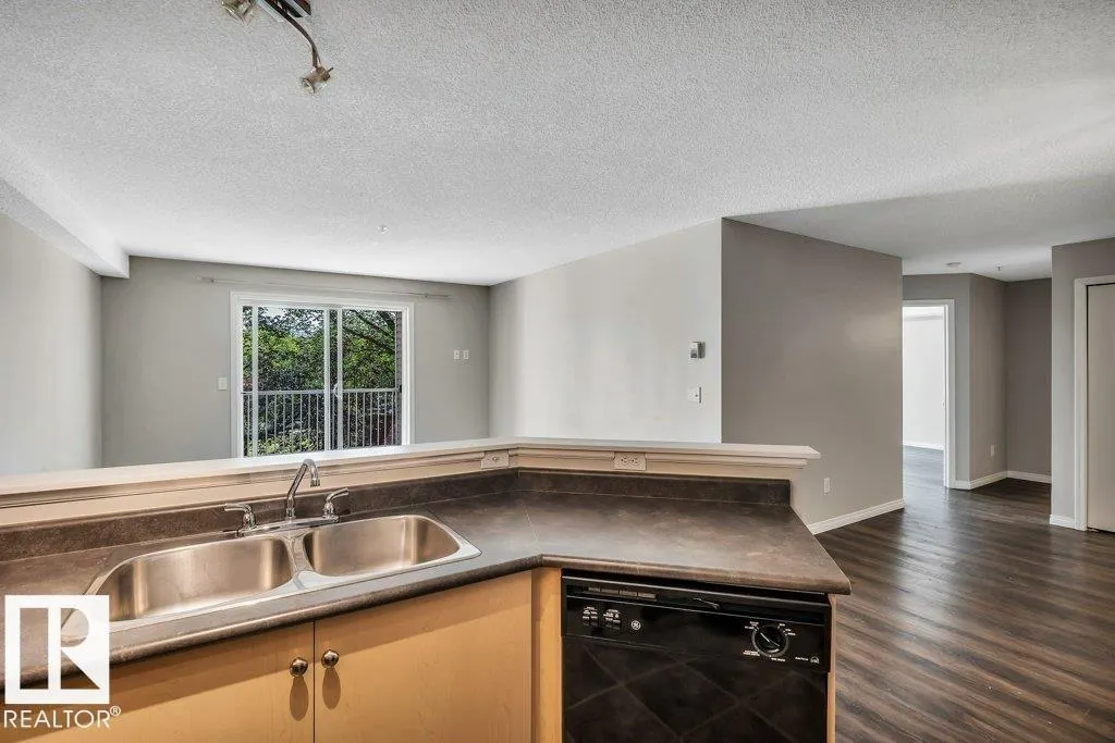 #2314 11214 80 ST NW