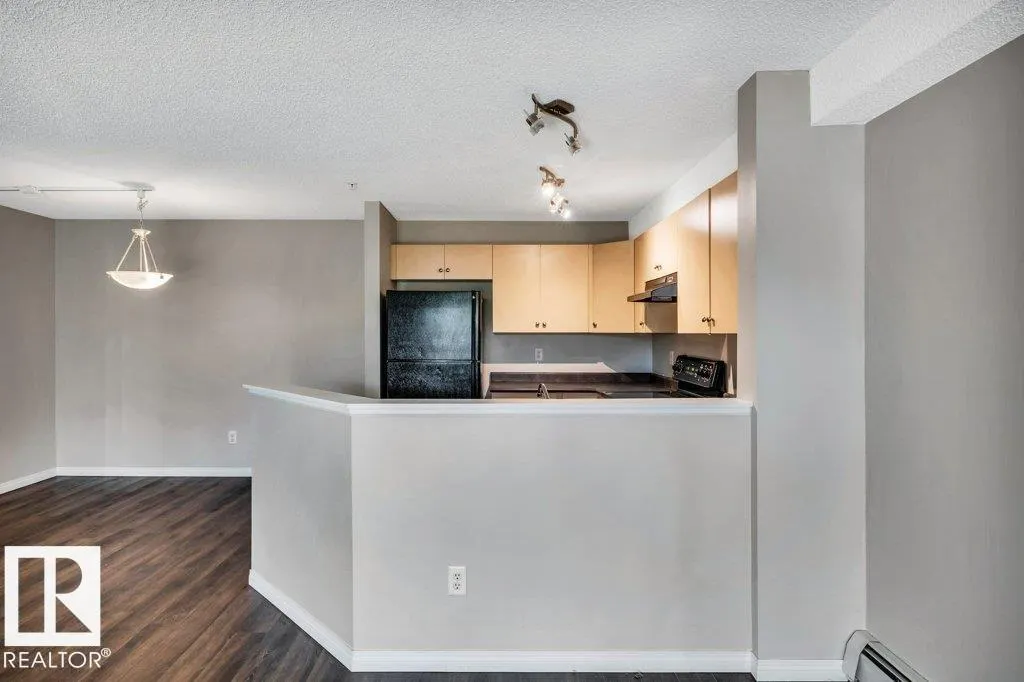 #2314 11214 80 ST NW