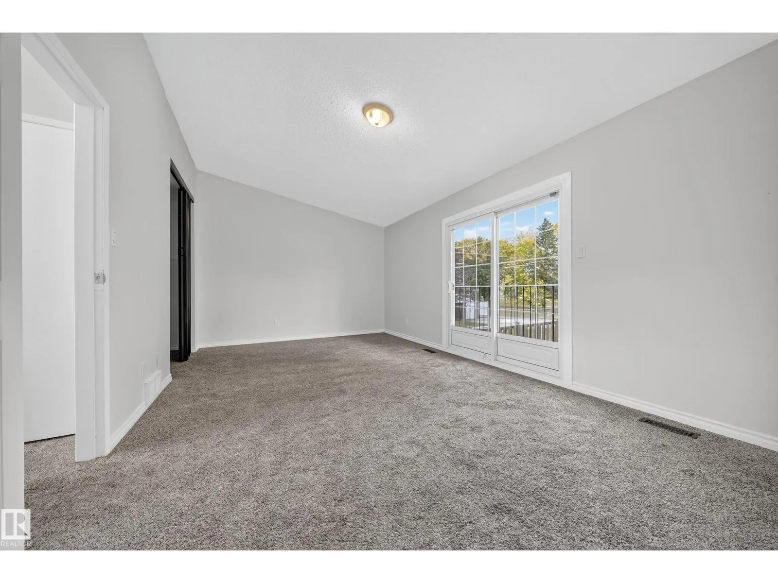10313 150 ST NW
