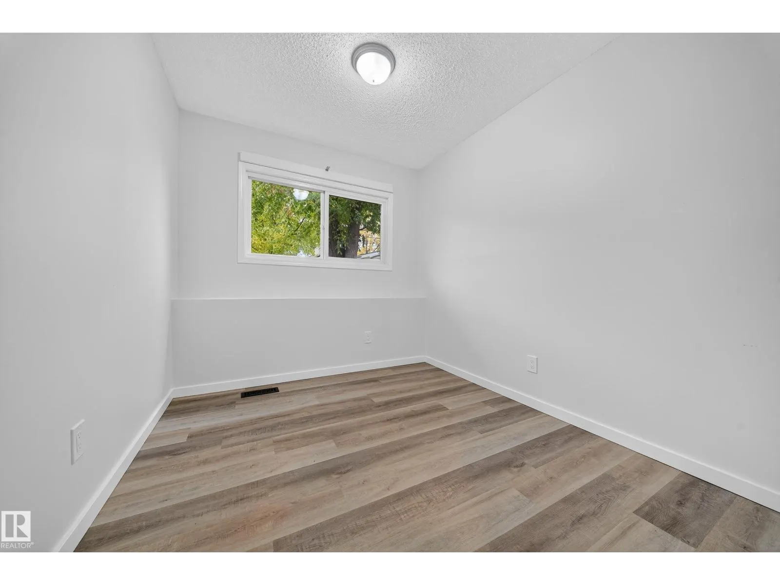 10313 150 ST NW