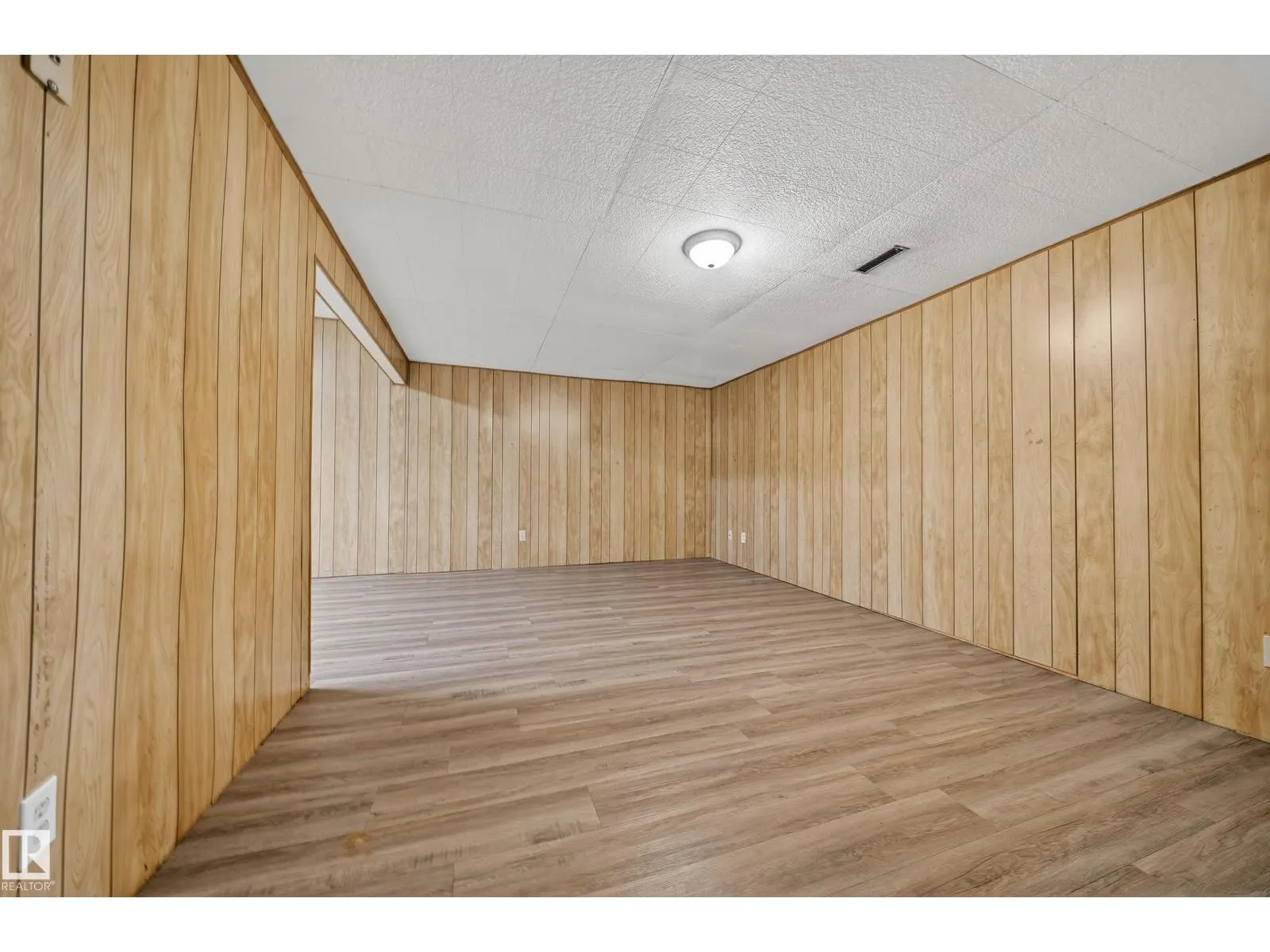 10313 150 ST NW