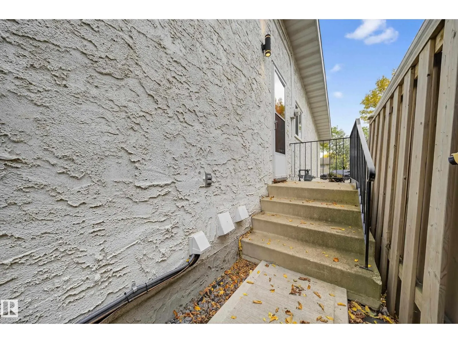 10313 150 ST NW