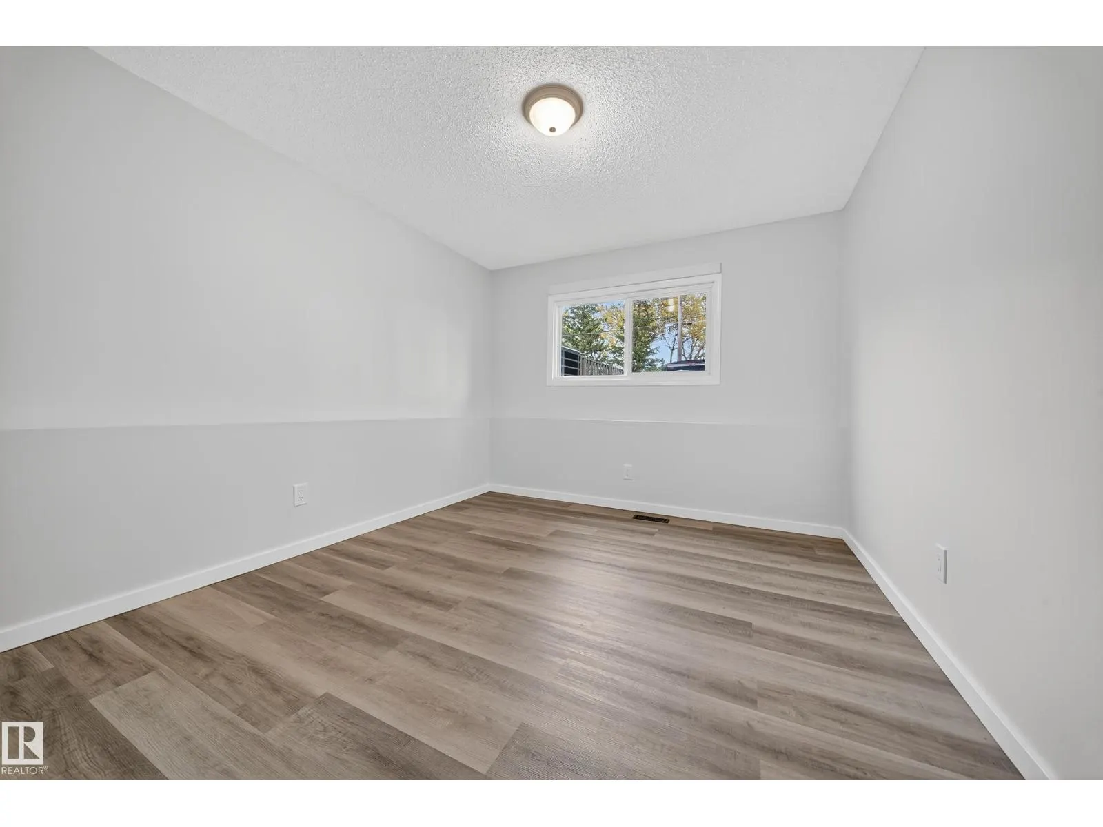 10313 150 ST NW